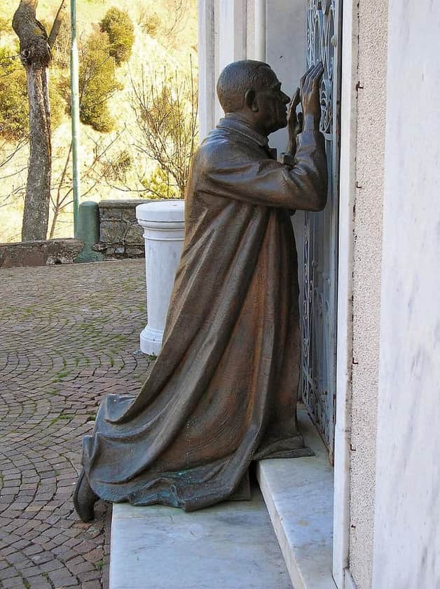 Saint Luigi Orione represented in sculpture